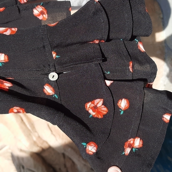 Cleobella Phoebe Floral Ruffled Bell Sleeve Blouse black red small - Picture 4 of 9